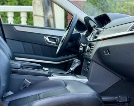 Черный Мерседес Е-Класс, объемом двигателя 2.1 л и пробегом 300 тыс. км за 12700 $, фото 18 на Automoto.ua