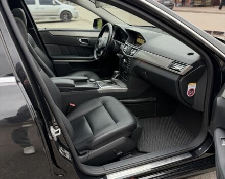 Чорний Мерседес Е-Клас, об'ємом двигуна 2.1 л та пробігом 310 тис. км за 10499 $, фото 8 на Automoto.ua