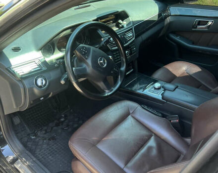 Чорний Мерседес Е-Клас, об'ємом двигуна 2.99 л та пробігом 314 тис. км за 11000 $, фото 10 на Automoto.ua
