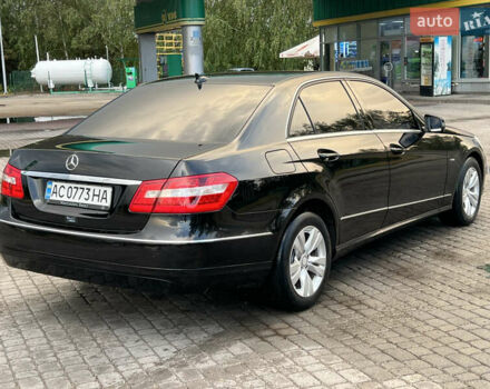 Черный Мерседес Е-Класс, объемом двигателя 2.2 л и пробегом 320 тыс. км за 12300 $, фото 6 на Automoto.ua