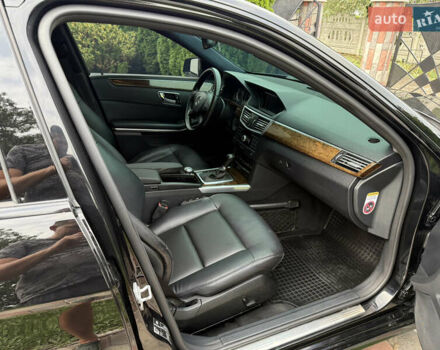 Черный Мерседес Е-Класс, объемом двигателя 2.2 л и пробегом 279 тыс. км за 11450 $, фото 39 на Automoto.ua