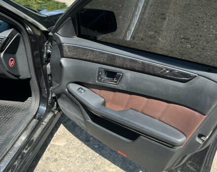 Чорний Мерседес Е-Клас, об'ємом двигуна 2.99 л та пробігом 314 тис. км за 11000 $, фото 18 на Automoto.ua