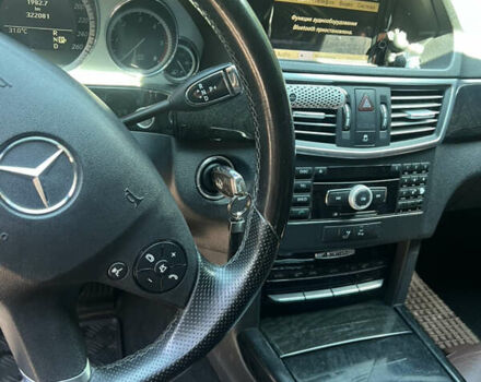 Чорний Мерседес Е-Клас, об'ємом двигуна 2.99 л та пробігом 314 тис. км за 11000 $, фото 14 на Automoto.ua