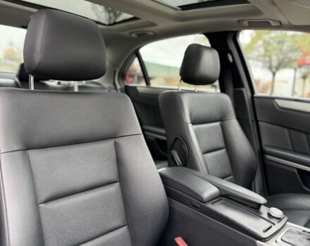 Чорний Мерседес Е-Клас, об'ємом двигуна 2.1 л та пробігом 310 тис. км за 10499 $, фото 6 на Automoto.ua