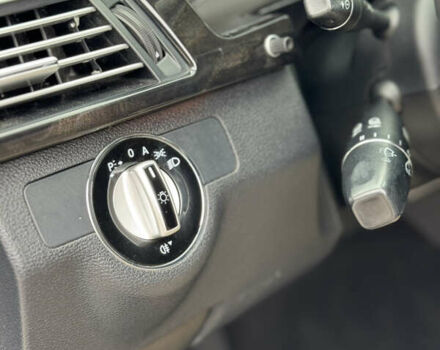 Чорний Мерседес Е-Клас, об'ємом двигуна 2.14 л та пробігом 337 тис. км за 12250 $, фото 45 на Automoto.ua