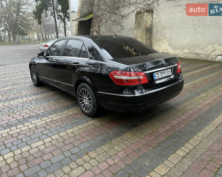 Черный Мерседес Е-Класс, объемом двигателя 2.14 л и пробегом 325 тыс. км за 13000 $, фото 5 на Automoto.ua