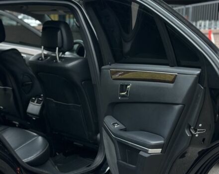 Черный Мерседес Е-Класс, объемом двигателя 2.1 л и пробегом 270 тыс. км за 11500 $, фото 8 на Automoto.ua