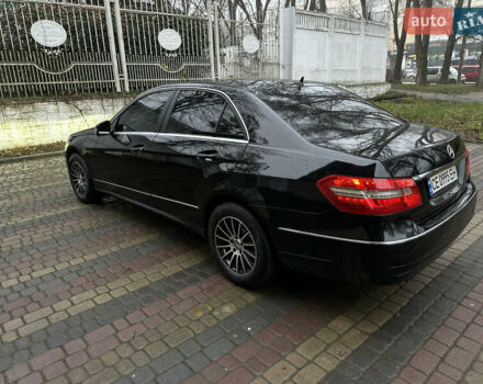Черный Мерседес Е-Класс, объемом двигателя 2.14 л и пробегом 325 тыс. км за 13000 $, фото 25 на Automoto.ua
