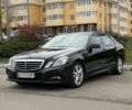 Чорний Мерседес Е-Клас, об'ємом двигуна 2.1 л та пробігом 310 тис. км за 10499 $, фото 1 на Automoto.ua