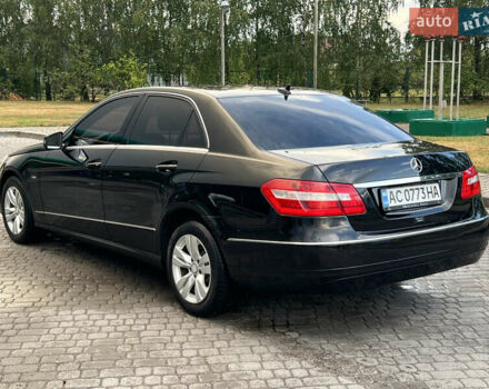 Черный Мерседес Е-Класс, объемом двигателя 2.2 л и пробегом 320 тыс. км за 12300 $, фото 3 на Automoto.ua