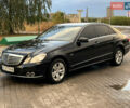 Черный Мерседес Е-Класс, объемом двигателя 2.2 л и пробегом 320 тыс. км за 12300 $, фото 1 на Automoto.ua