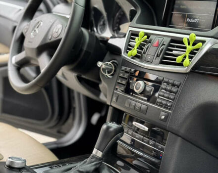 Чорний Мерседес Е-Клас, об'ємом двигуна 2.14 л та пробігом 337 тис. км за 12250 $, фото 35 на Automoto.ua