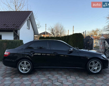 Черный Мерседес Е-Класс, объемом двигателя 2.2 л и пробегом 279 тыс. км за 11450 $, фото 30 на Automoto.ua
