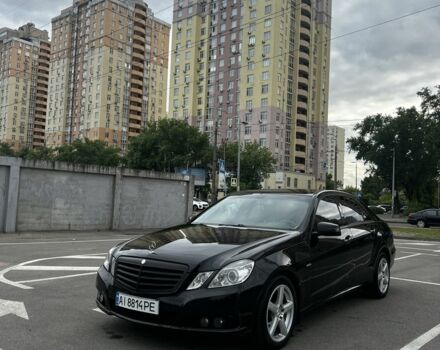 Черный Мерседес Е-Класс, объемом двигателя 2.1 л и пробегом 299 тыс. км за 11300 $, фото 1 на Automoto.ua