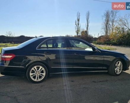 Чорний Мерседес Е-Клас, об'ємом двигуна 2.1 л та пробігом 309 тис. км за 9900 $, фото 1 на Automoto.ua