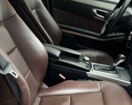 Черный Мерседес Е-Класс, объемом двигателя 2.2 л и пробегом 330 тыс. км за 13500 $, фото 14 на Automoto.ua