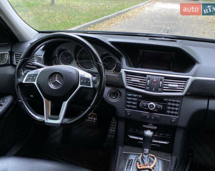 Черный Мерседес Е-Класс, объемом двигателя 2.14 л и пробегом 269 тыс. км за 12900 $, фото 10 на Automoto.ua