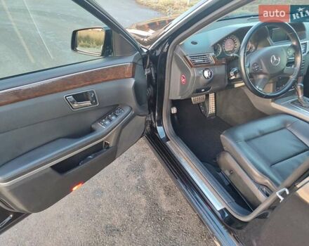 Чорний Мерседес Е-Клас, об'ємом двигуна 2.14 л та пробігом 144 тис. км за 10900 $, фото 15 на Automoto.ua