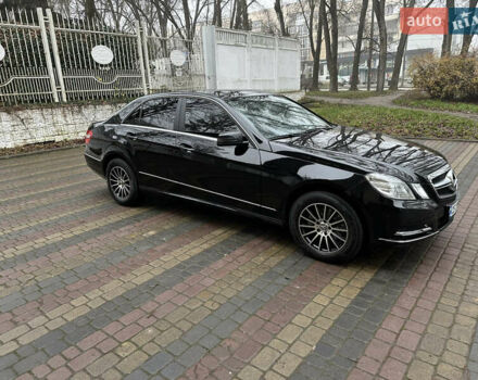 Черный Мерседес Е-Класс, объемом двигателя 2.14 л и пробегом 325 тыс. км за 13000 $, фото 2 на Automoto.ua