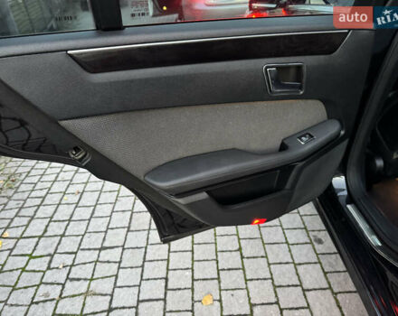 Мерседес Е-Класс 2009 в Запорожье на Automoto.ua Черный Мерседес Е-Класс, объемом двигателя 3 л и пробегом 230 тыс. км за 9500 $, фото 7 на Automoto.ua