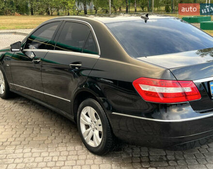 Черный Мерседес Е-Класс, объемом двигателя 2.2 л и пробегом 320 тыс. км за 12300 $, фото 12 на Automoto.ua