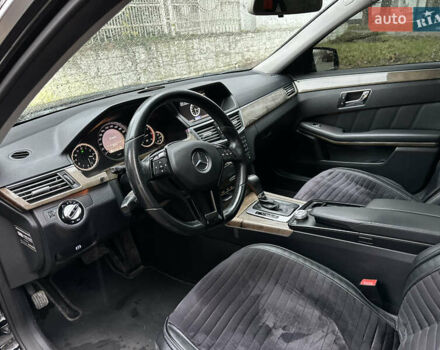 Черный Мерседес Е-Класс, объемом двигателя 2.14 л и пробегом 325 тыс. км за 13000 $, фото 31 на Automoto.ua