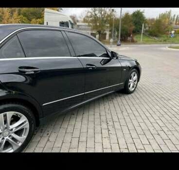 Черный Мерседес Е-Класс, объемом двигателя 2.2 л и пробегом 262 тыс. км за 10500 $, фото 8 на Automoto.ua