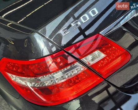 Черный Мерседес Е-Класс, объемом двигателя 5.5 л и пробегом 201 тыс. км за 16300 $, фото 36 на Automoto.ua
