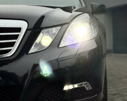 Черный Мерседес Е-Класс, объемом двигателя 2.2 л и пробегом 330 тыс. км за 13500 $, фото 5 на Automoto.ua