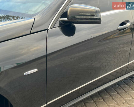 Черный Мерседес Е-Класс, объемом двигателя 2.2 л и пробегом 320 тыс. км за 12500 $, фото 13 на Automoto.ua