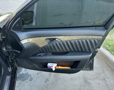 Черный Мерседес Е-Класс, объемом двигателя 3 л и пробегом 378 тыс. км за 10000 $, фото 13 на Automoto.ua