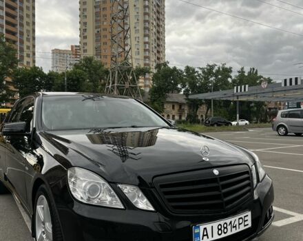 Черный Мерседес Е-Класс, объемом двигателя 2.1 л и пробегом 299 тыс. км за 11300 $, фото 2 на Automoto.ua