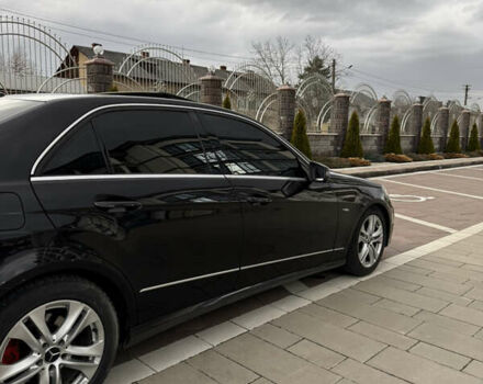 Черный Мерседес Е-Класс, объемом двигателя 2.14 л и пробегом 360 тыс. км за 12100 $, фото 4 на Automoto.ua