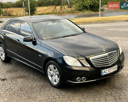 Черный Мерседес Е-Класс, объемом двигателя 2.2 л и пробегом 320 тыс. км за 12300 $, фото 10 на Automoto.ua