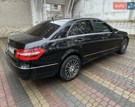 Черный Мерседес Е-Класс, объемом двигателя 2.14 л и пробегом 325 тыс. км за 13000 $, фото 15 на Automoto.ua