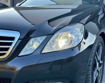 Чорний Мерседес Е-Клас, об'ємом двигуна 3 л та пробігом 218 тис. км за 15000 $, фото 2 на Automoto.ua