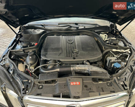 Черный Мерседес Е-Класс, объемом двигателя 2.2 л и пробегом 320 тыс. км за 12500 $, фото 33 на Automoto.ua