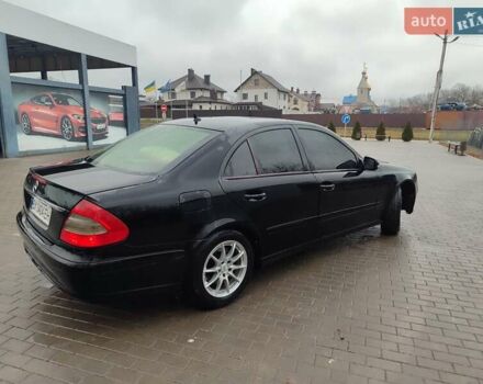 Черный Мерседес Е-Класс, объемом двигателя 1.8 л и пробегом 399 тыс. км за 6800 $, фото 5 на Automoto.ua