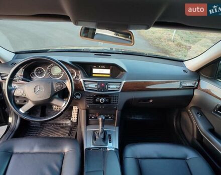 Чорний Мерседес Е-Клас, об'ємом двигуна 2.14 л та пробігом 144 тис. км за 10900 $, фото 10 на Automoto.ua