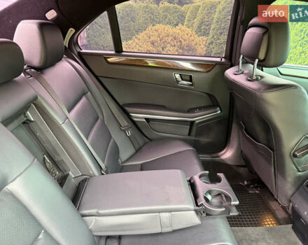 Черный Мерседес Е-Класс, объемом двигателя 2.2 л и пробегом 279 тыс. км за 11450 $, фото 35 на Automoto.ua