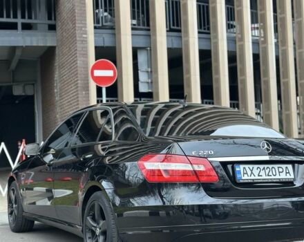 Черный Мерседес Е-Класс, объемом двигателя 2.1 л и пробегом 270 тыс. км за 11500 $, фото 22 на Automoto.ua