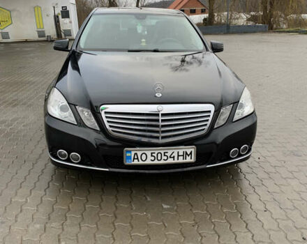 Черный Мерседес Е-Класс, объемом двигателя 2.2 л и пробегом 264 тыс. км за 10500 $, фото 1 на Automoto.ua