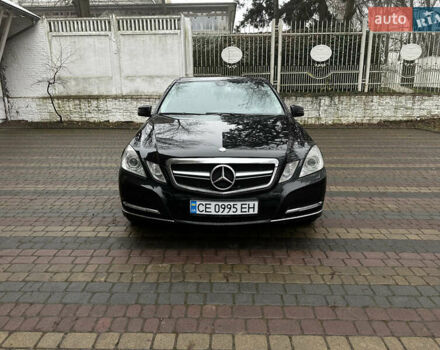 Черный Мерседес Е-Класс, объемом двигателя 2.14 л и пробегом 325 тыс. км за 13000 $, фото 1 на Automoto.ua