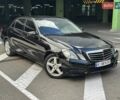 Черный Мерседес Е-Класс, объемом двигателя 2.1 л и пробегом 299 тыс. км за 10500 $, фото 1 на Automoto.ua