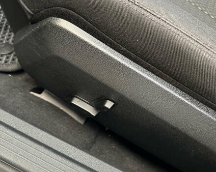 Черный Мерседес Е-Класс, объемом двигателя 2.2 л и пробегом 320 тыс. км за 12300 $, фото 33 на Automoto.ua