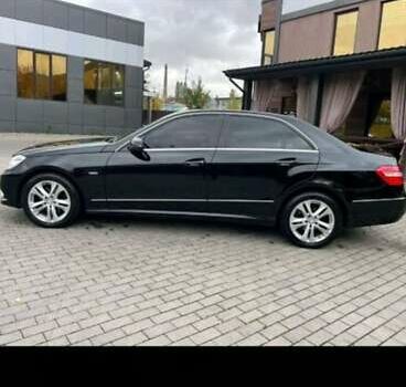 Черный Мерседес Е-Класс, объемом двигателя 2.2 л и пробегом 262 тыс. км за 10500 $, фото 7 на Automoto.ua