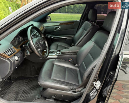 Черный Мерседес Е-Класс, объемом двигателя 2.2 л и пробегом 279 тыс. км за 11450 $, фото 31 на Automoto.ua