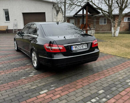 Мерседес Е-Класс 2009 в Черновцах на Automoto.ua Черный Мерседес Е-Класс, объемом двигателя 2.2 л и пробегом 265 тыс. км за 8300 $, фото 5 на Automoto.ua