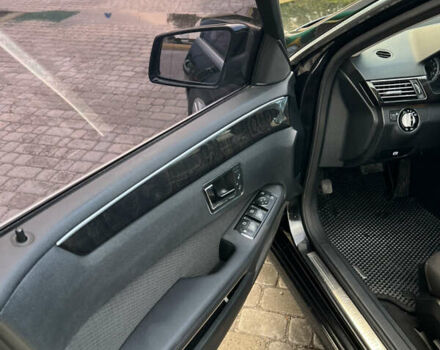 Черный Мерседес Е-Класс, объемом двигателя 2.2 л и пробегом 320 тыс. км за 12500 $, фото 15 на Automoto.ua