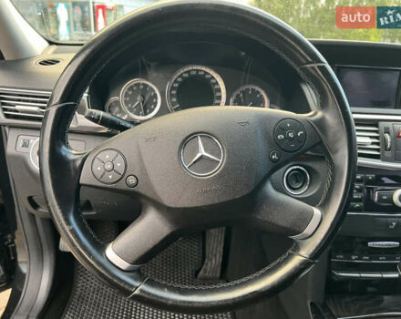 Черный Мерседес Е-Класс, объемом двигателя 2.2 л и пробегом 320 тыс. км за 12300 $, фото 17 на Automoto.ua